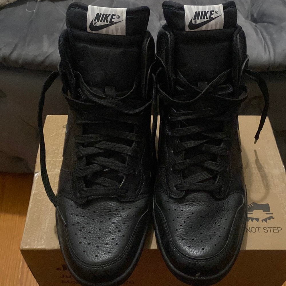 authentic black women size 12 nike dunks sky hi
